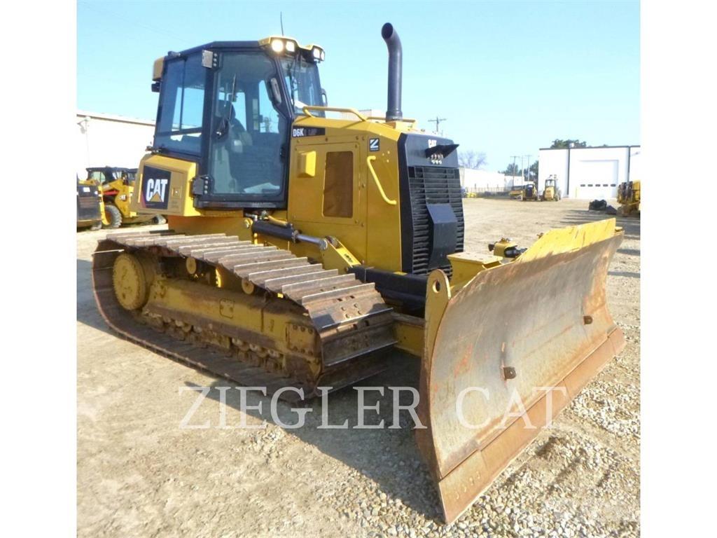 CAT D6K2 بلدوزرات مجنزرة