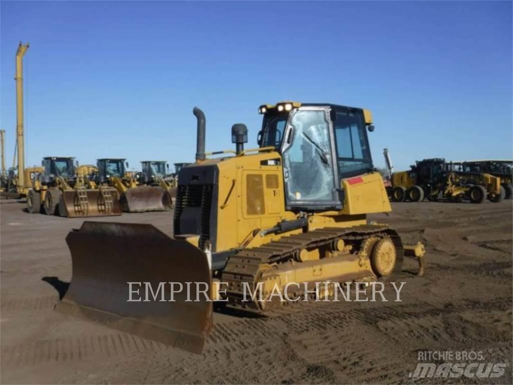CAT D6K2 ARO بلدوزرات مجنزرة