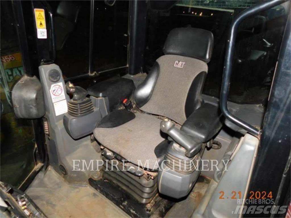 CAT D6K2 TR بلدوزرات مجنزرة