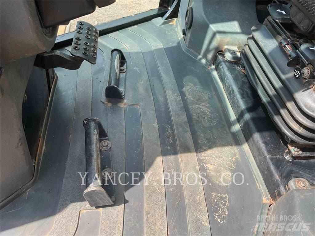 CAT D6K2LGP بلدوزرات مجنزرة