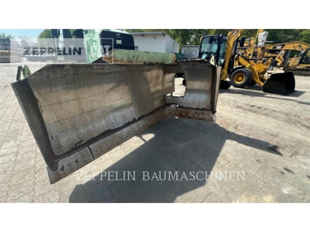 CAT D6K2LGP بلدوزرات مجنزرة