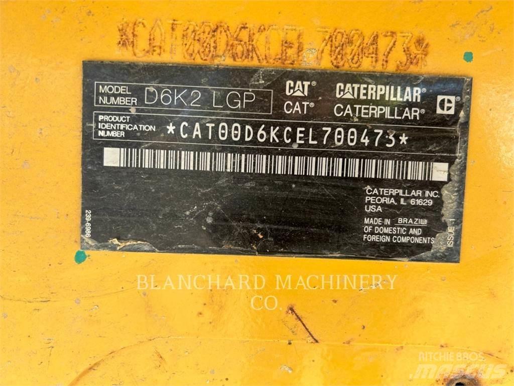 CAT D6K2LGP بلدوزرات مجنزرة