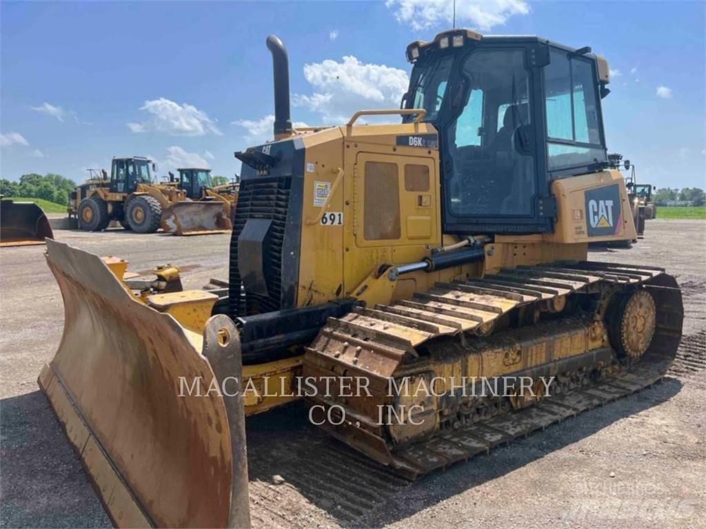 CAT D6K2LGP بلدوزرات مجنزرة