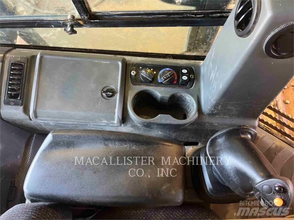 CAT D6K2LGP بلدوزرات مجنزرة