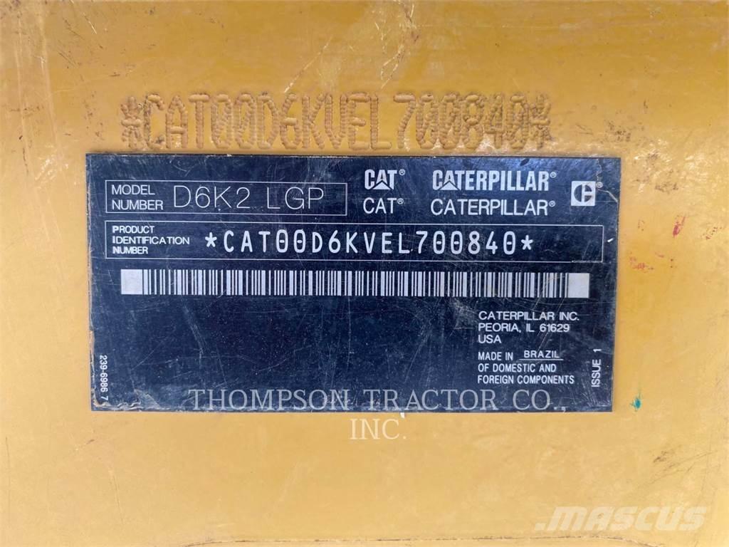 CAT D6K2LGP بلدوزرات مجنزرة
