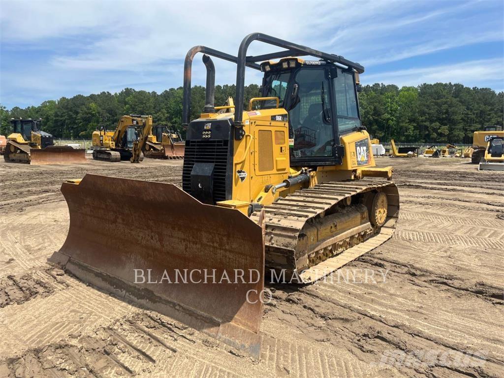 CAT D6K2LGP بلدوزرات مجنزرة