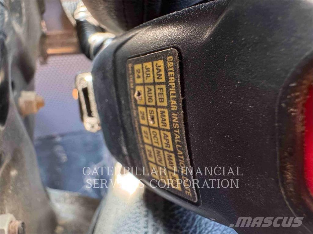 CAT D6K2LGP بلدوزرات مجنزرة