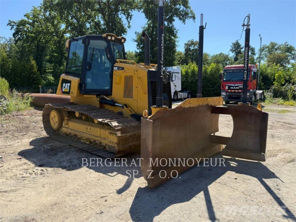 CAT D6K2LGP بلدوزرات مجنزرة