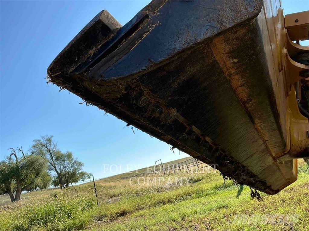 CAT D6K2LGP بلدوزرات مجنزرة
