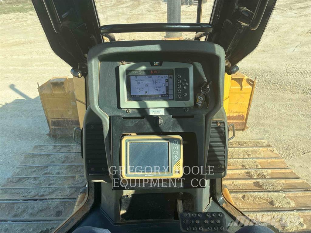 CAT D6K2LGP بلدوزرات مجنزرة