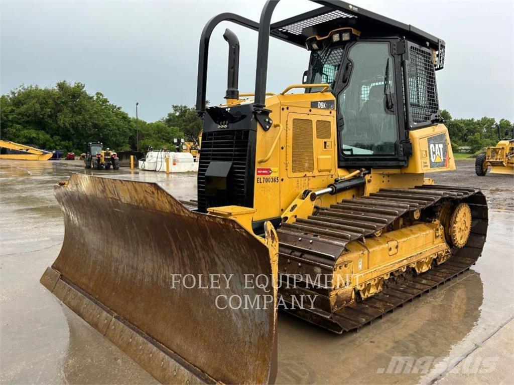 CAT D6K2LGPA بلدوزرات مجنزرة