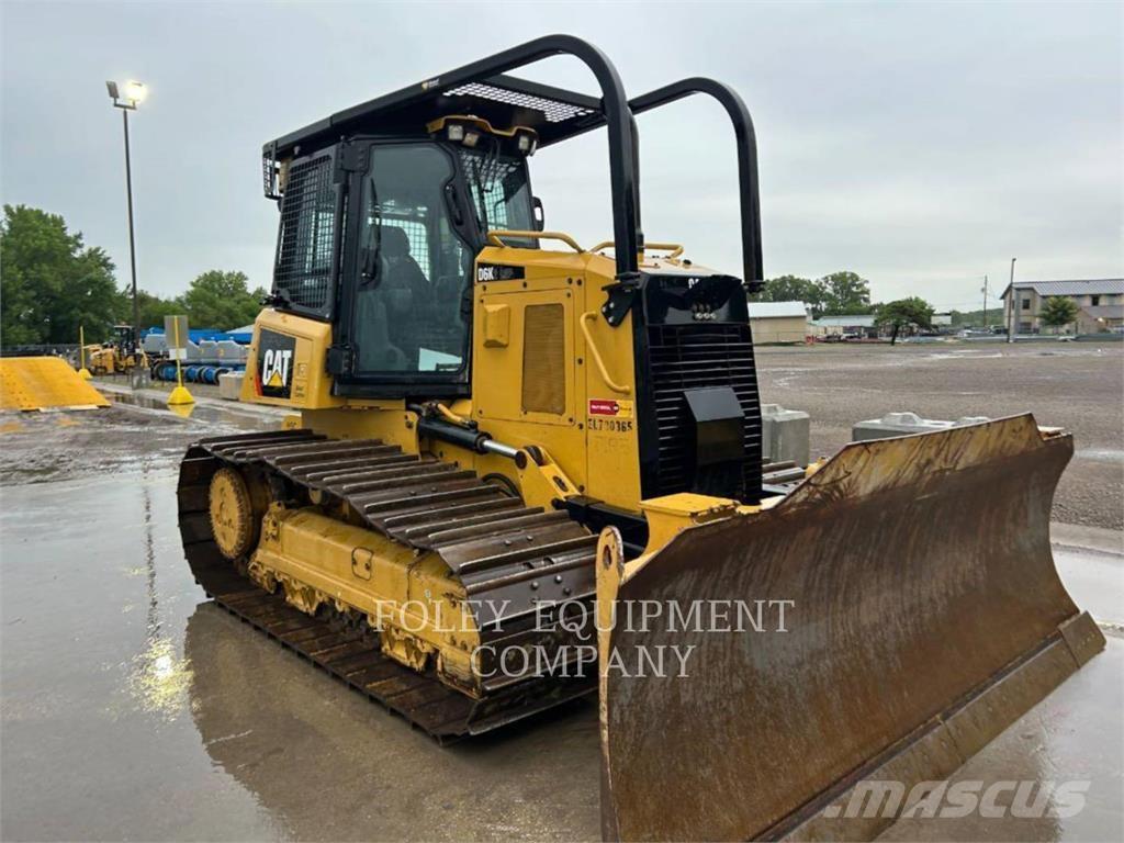 CAT D6K2LGPA بلدوزرات مجنزرة
