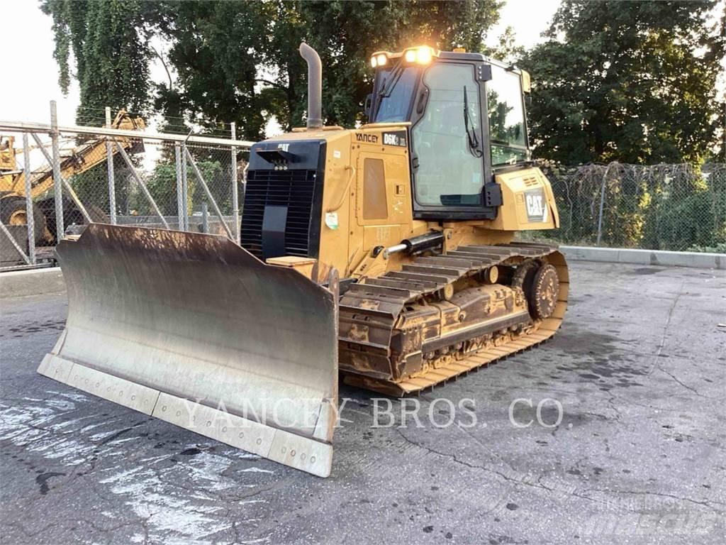 CAT D6K2XL بلدوزرات مجنزرة