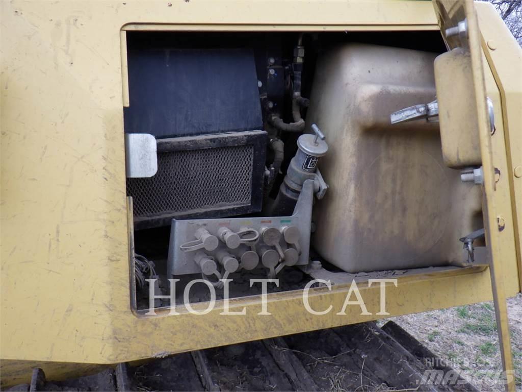 CAT D6KLGP بلدوزرات مجنزرة