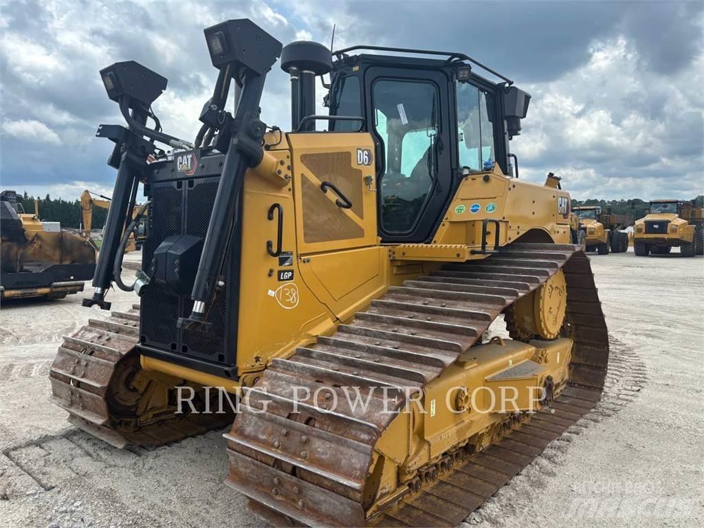CAT D6LGP بلدوزرات مجنزرة