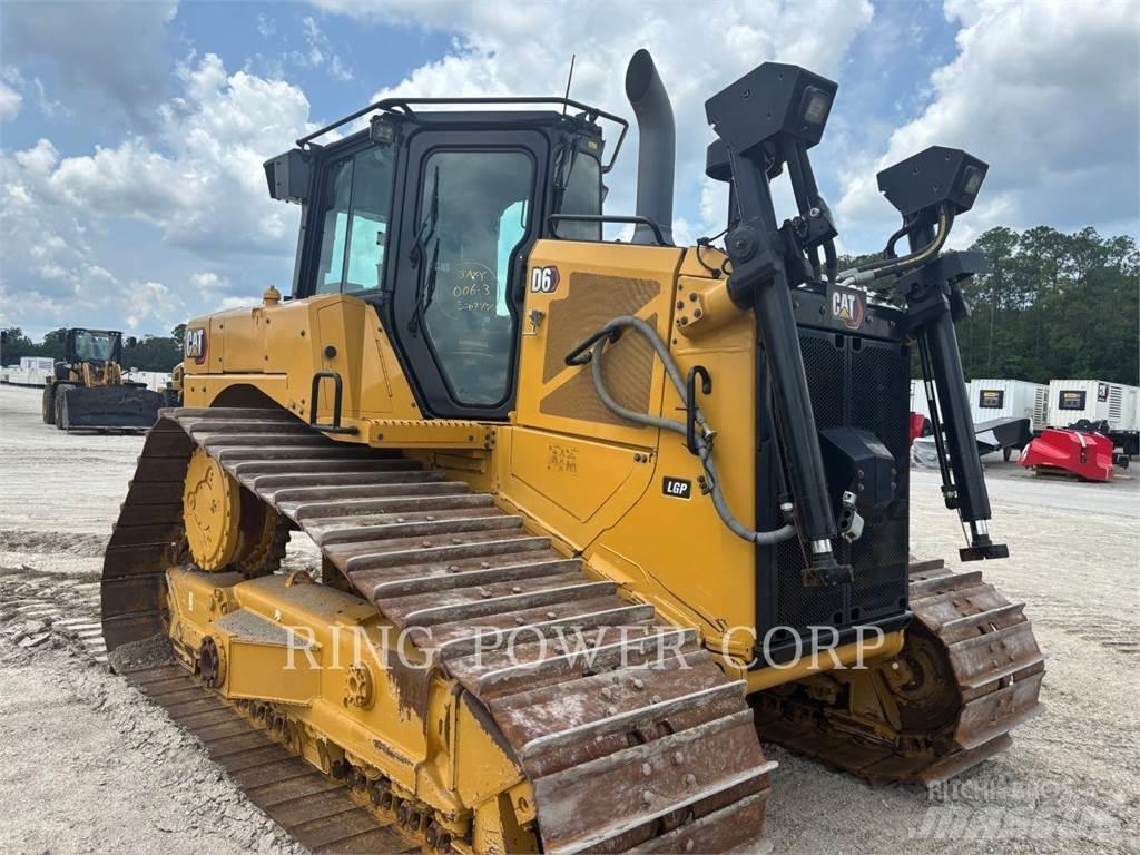 CAT D6LGP بلدوزرات مجنزرة
