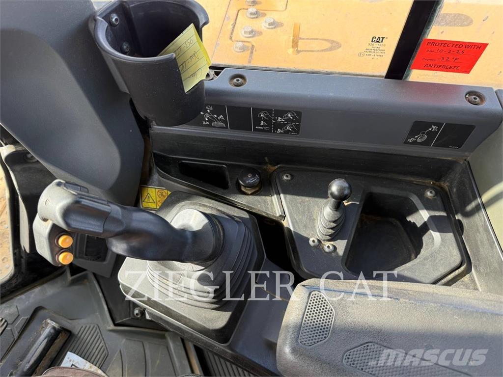 CAT D6LGP بلدوزرات مجنزرة