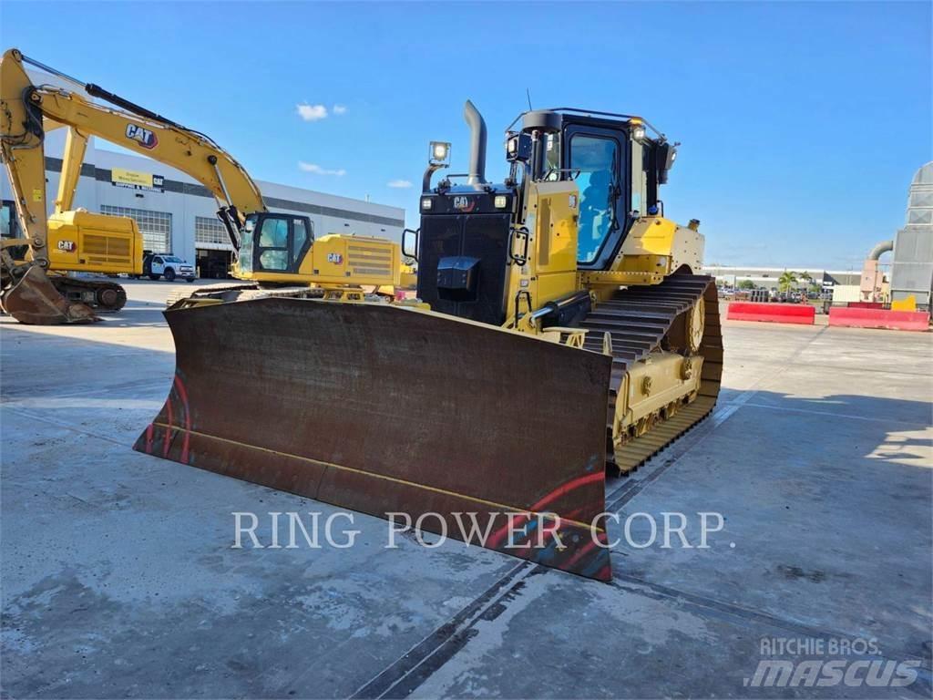 CAT D6LGPVPT بلدوزرات مجنزرة