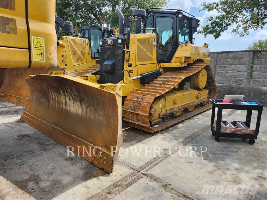 CAT D6LGPVPT بلدوزرات مجنزرة