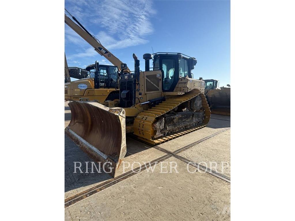 CAT D6LGPVPTEW بلدوزرات مجنزرة