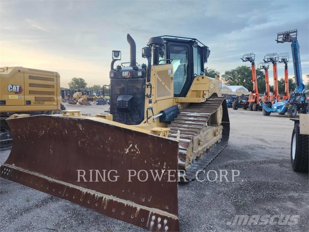 CAT D6LGPVPTEW بلدوزرات مجنزرة