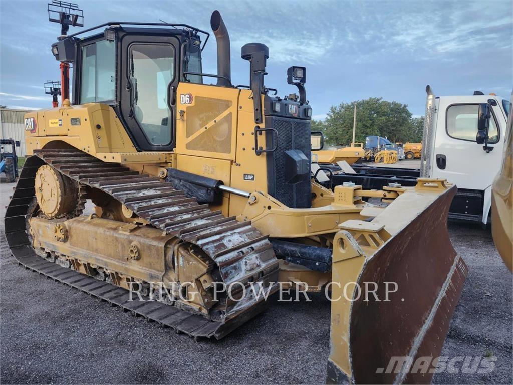 CAT D6LGPVPTEW بلدوزرات مجنزرة