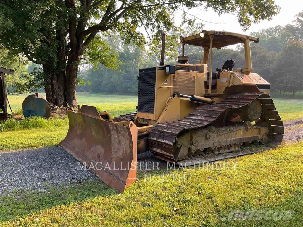 CAT D6ML بلدوزرات مجنزرة