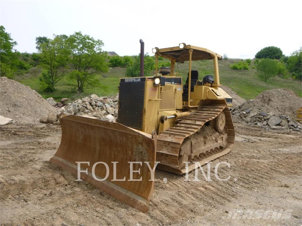 CAT D6MXL بلدوزرات مجنزرة