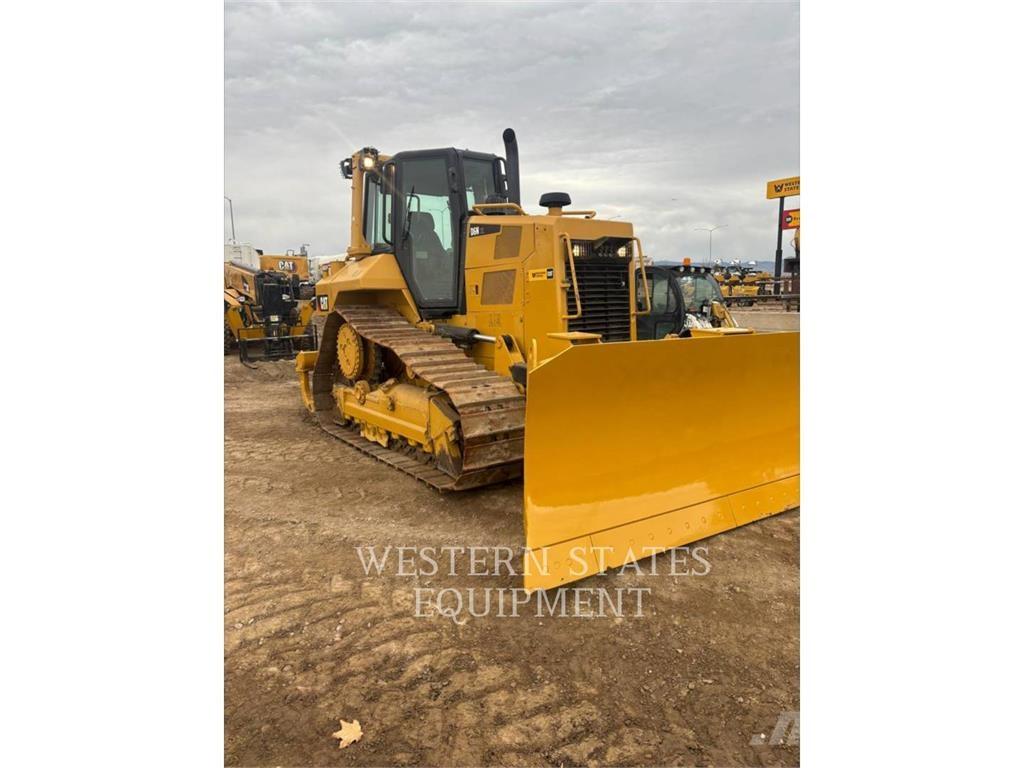 CAT D6N بلدوزرات مجنزرة