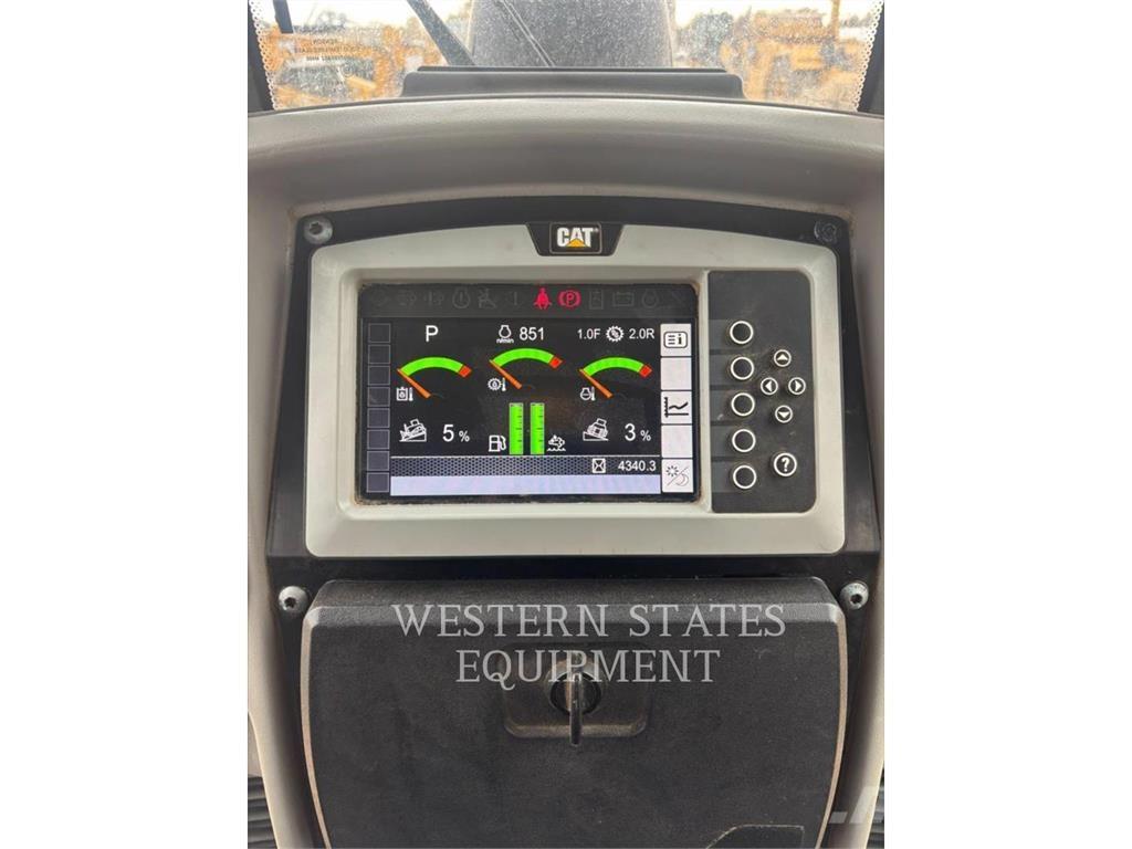 CAT D6N بلدوزرات مجنزرة