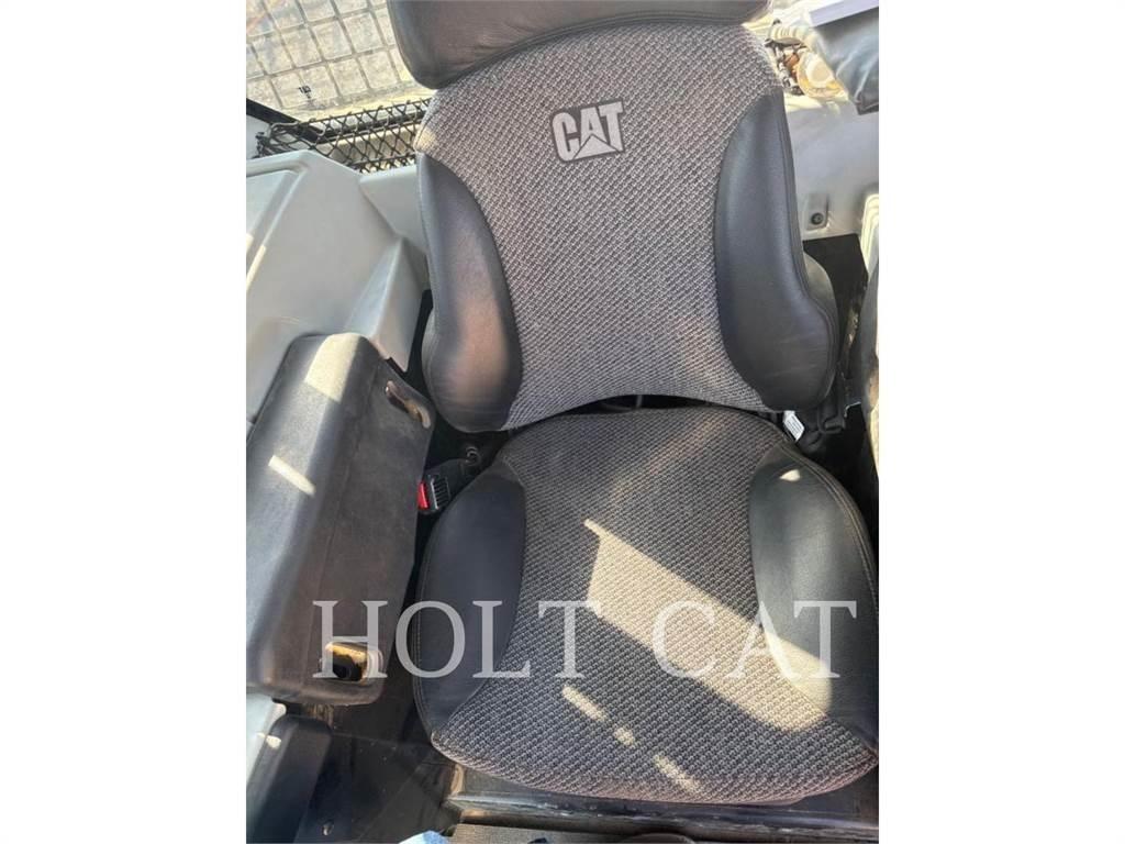 CAT D6N 3D بلدوزرات مجنزرة