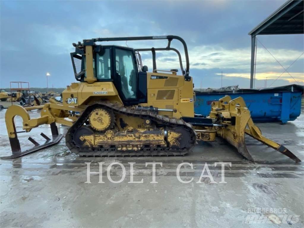 CAT D6N LAND بلدوزرات مجنزرة