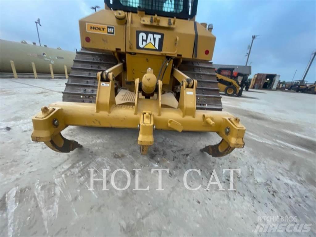 CAT D6N LGP بلدوزرات مجنزرة