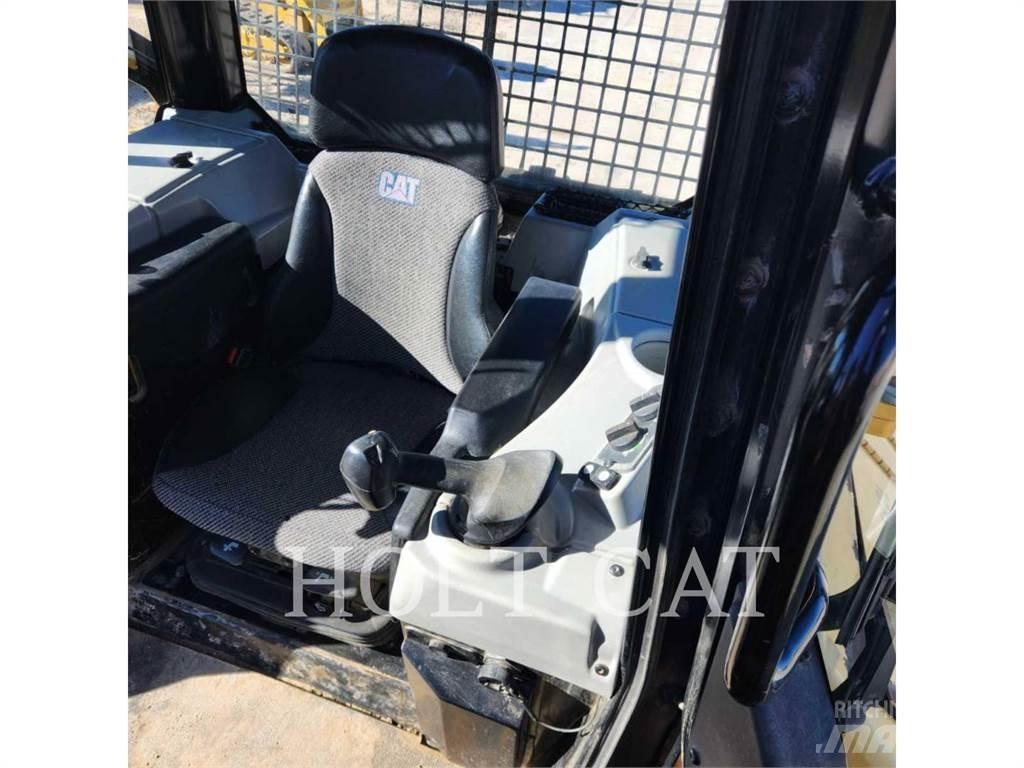 CAT D6N LGP بلدوزرات مجنزرة