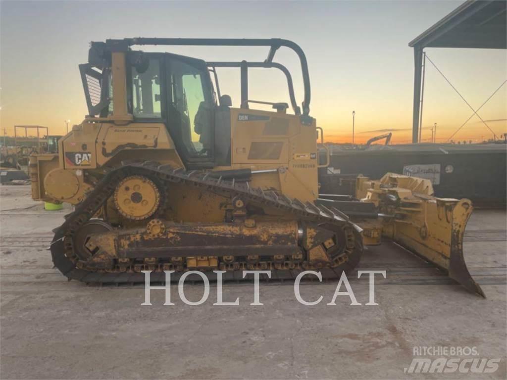 CAT D6N LGP بلدوزرات مجنزرة