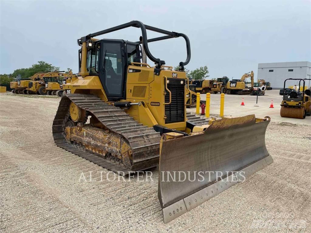 CAT D6N LGP بلدوزرات مجنزرة