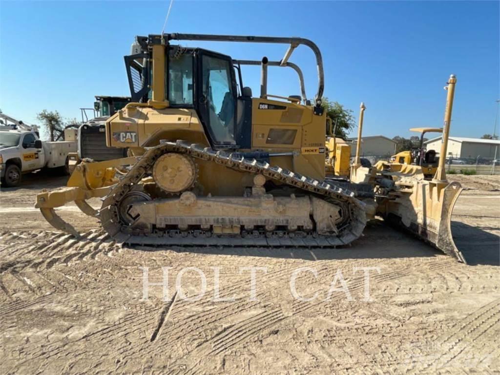 CAT D6N LGP بلدوزرات مجنزرة