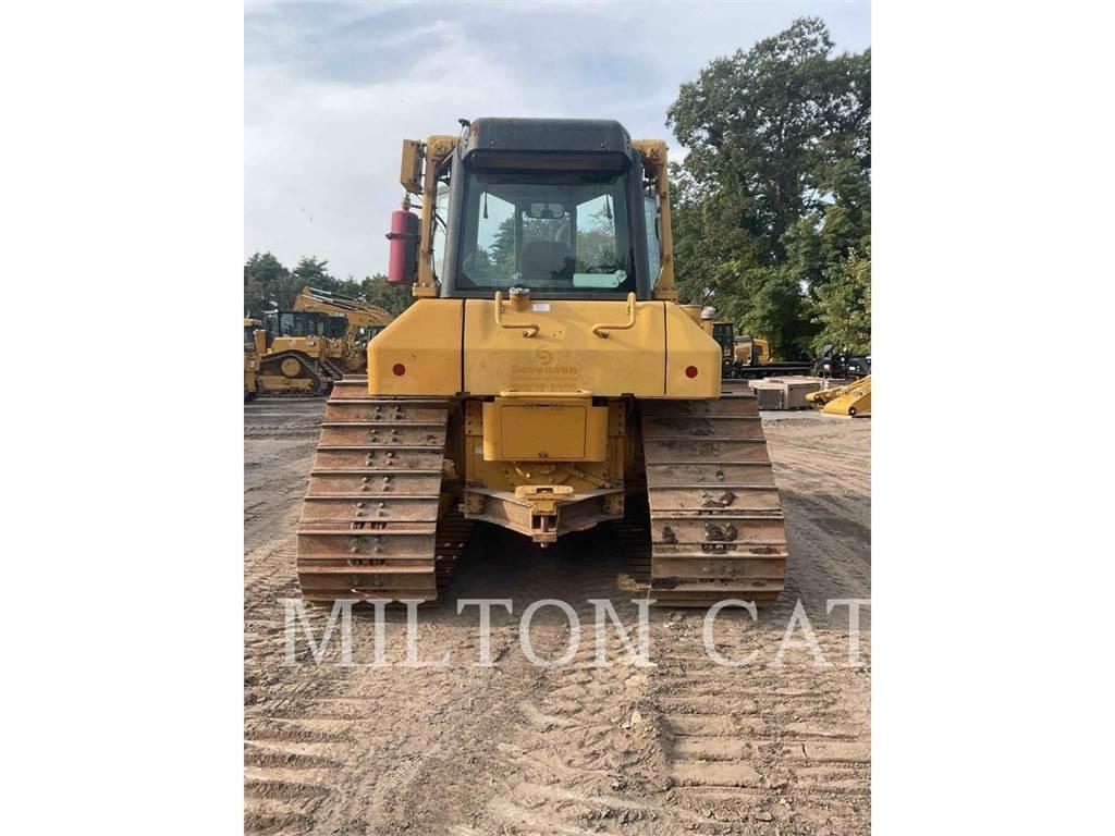 CAT D6N LGP بلدوزرات مجنزرة