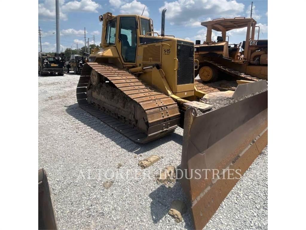 CAT D6N LGP بلدوزرات مجنزرة