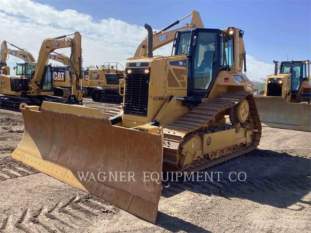 CAT D6N LGP بلدوزرات مجنزرة