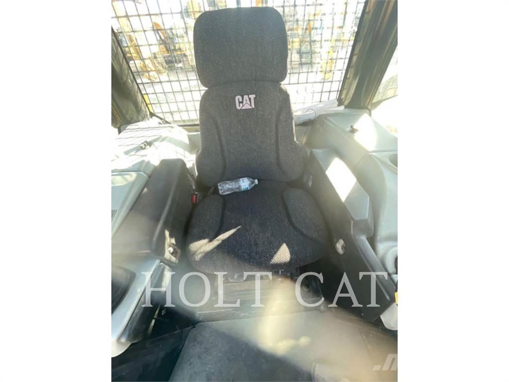 CAT D6N LGP بلدوزرات مجنزرة