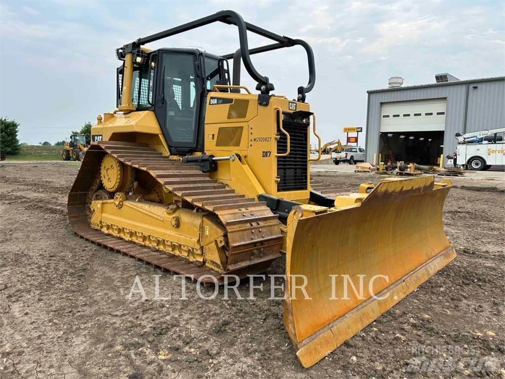 CAT D6N LGP W بلدوزرات مجنزرة