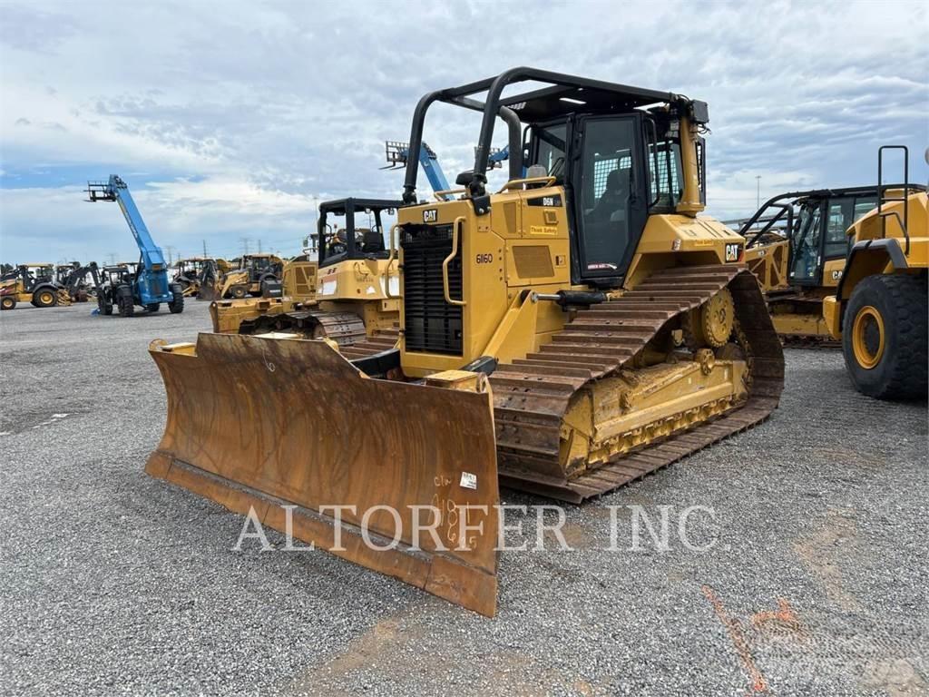 CAT D6N LGP W بلدوزرات مجنزرة