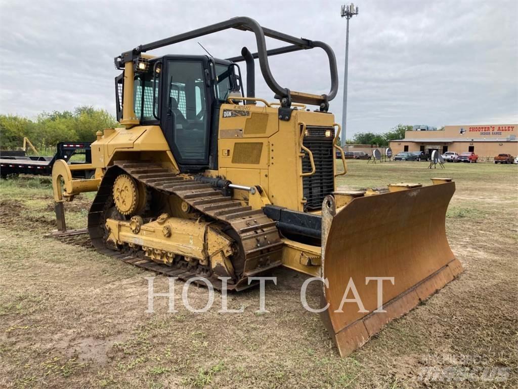 CAT D6N XL بلدوزرات مجنزرة