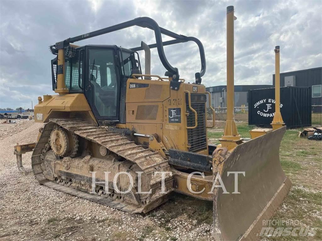 CAT D6N XL بلدوزرات مجنزرة