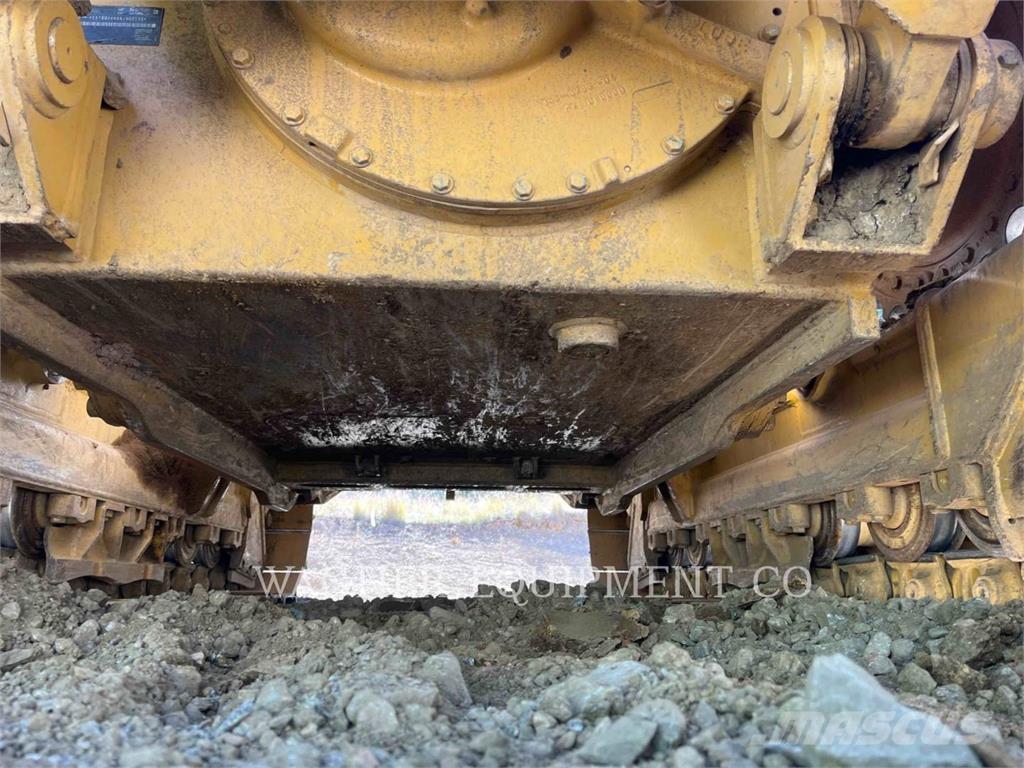 CAT D6N XL بلدوزرات مجنزرة
