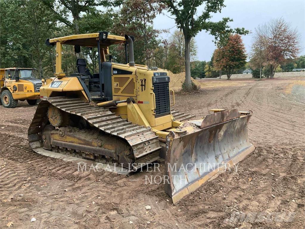 CAT D6NL بلدوزرات مجنزرة