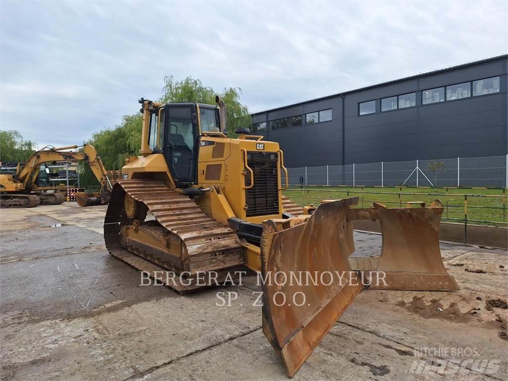 CAT D6NLGP بلدوزرات مجنزرة