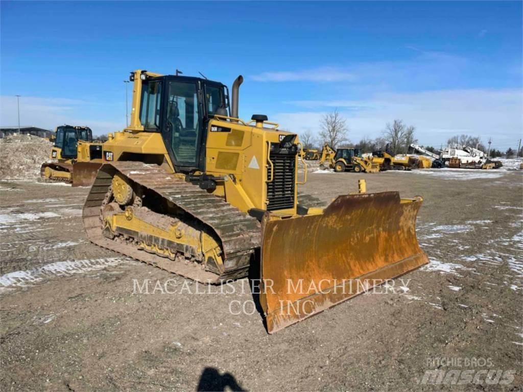 CAT D6NLGP بلدوزرات مجنزرة