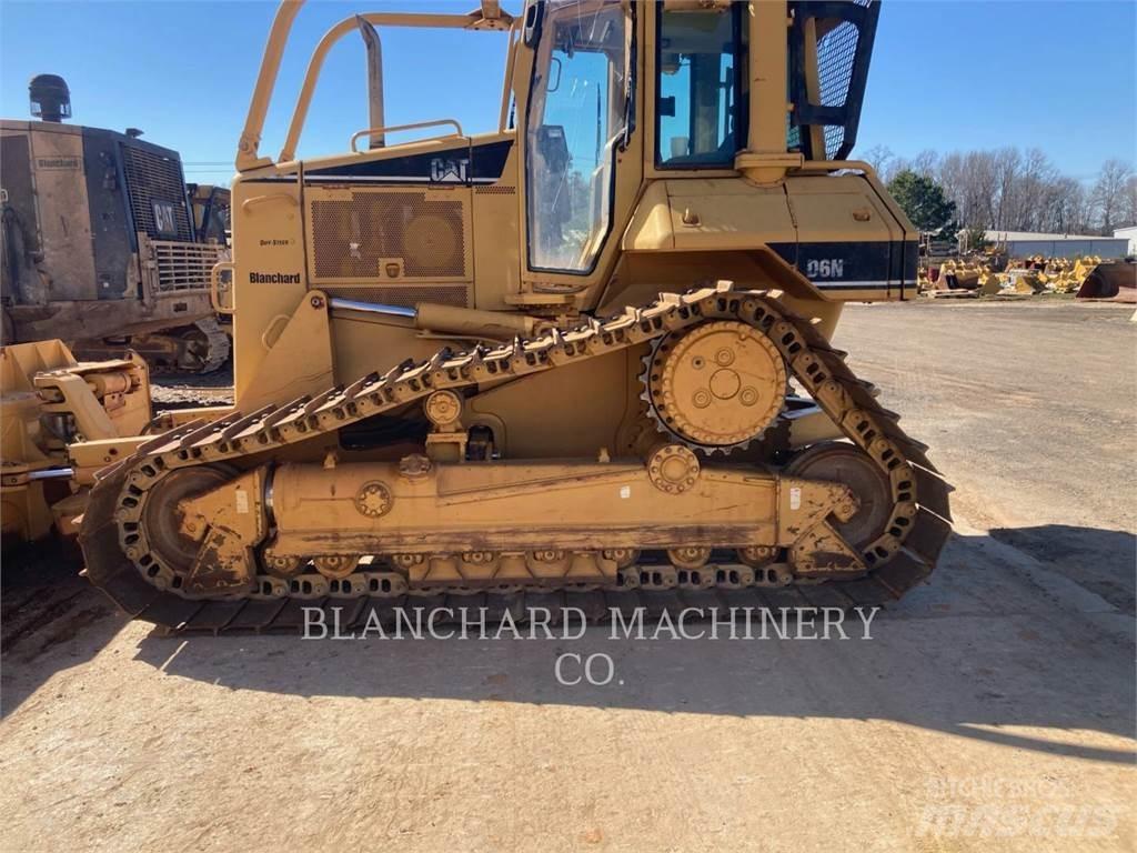 CAT D6NLGP بلدوزرات مجنزرة